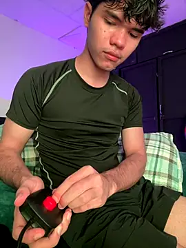 Im Camii online show from December 2, 2025, 6:03 pm