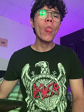 Im Camii online show from December 22, 2025, 10:18 pm