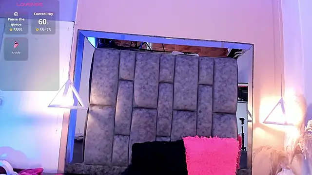 SofiRuiz  online show from November 7, 2025, 3:17 am