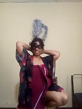 Expose Queen online show from February 20, 2026, 7:43 am