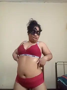 Expose Queen online show from March 22, 2026, 10:18 am