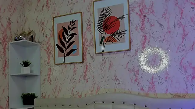 GabbiePrice online show from November 6, 2025, 2:29 pm