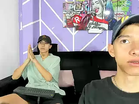 Snapshot of heyy_noah11 chatting on May 24, 2026, 1:27 pm heyy noah11 online show from May 24, 2026, 1:27 pm