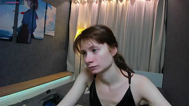 Snapshot of EvelynJin_ chatting on October 24, 2025, 4:14 pm EvelynJin  online show from October 24, 2025, 4:14 pm