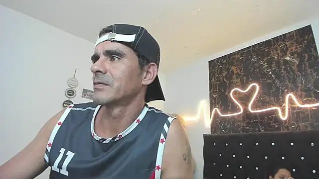 Snapshot of Sofi_And_Santy chatting on May 30, 2026, 11:51 am Sofi And Santy online show from May 30, 2026, 11:51 am