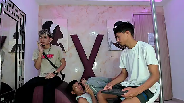 EMPIRE BOYS1 online show from February 1, 2026, 7:23 pm