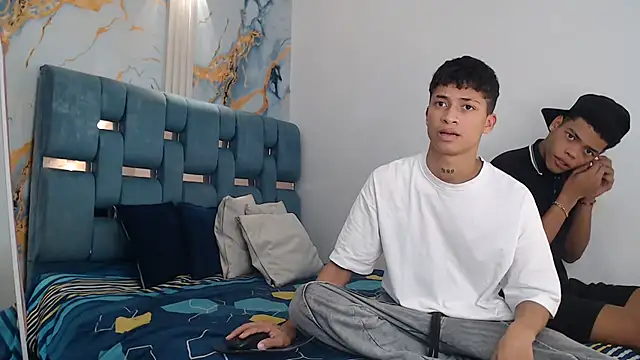 EMPIRE BOYS1 online show from February 25, 2026, 7:34 pm