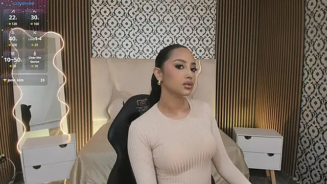 BEELLA TAY1 online show from October 25, 2025, 12:56 pm