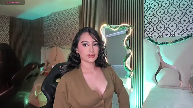 BEELLA TAY1 online show from November 29, 2025, 7:17 pm