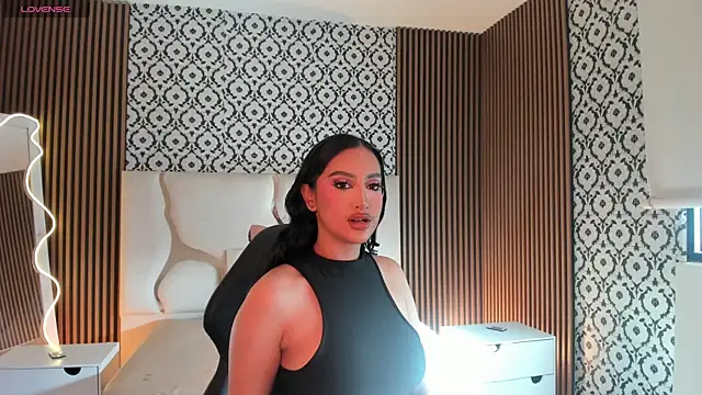 BEELLA TAY1 online show from April 10, 2026, 12:32 pm