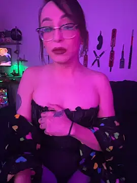 MiniMonroe online show from November 13, 2025, 8:35 am