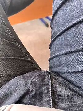 Snapshot of xseikensx chatting on October 21, 2025, 9:43 am xseikensx online show from October 21, 2025, 9:43 am