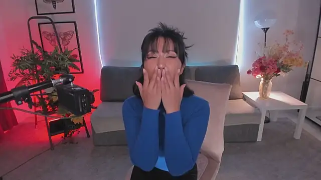 Erika Kim online show from November 22, 2025, 5:50 am