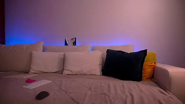 Snapshot of _infinitespring_ chatting on November 10, 2025, 8:13 am infinitespring online show from November 10, 2025, 8:13 am