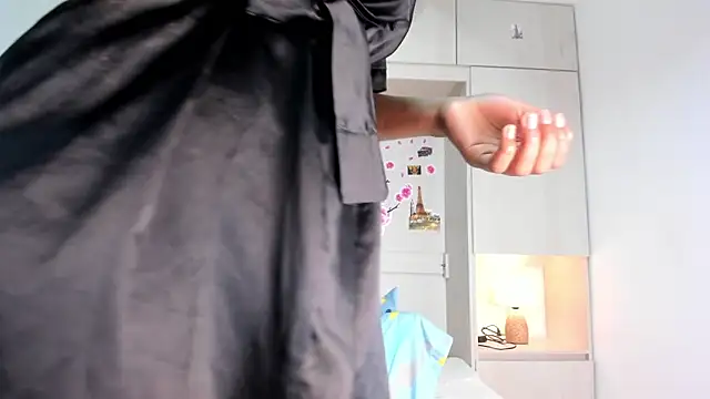 MaraBaker online show from October 19, 2025, 12:17 pm