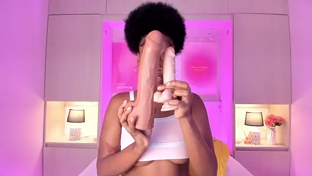 MaraBaker online show from October 28, 2025, 12:09 pm