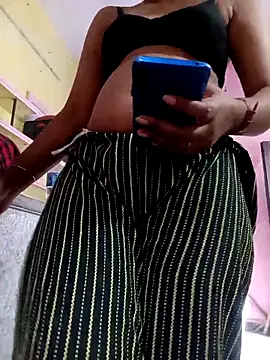 Snapshot of Haseena_begam00 chatting on November 1, 2025, 4:25 am Haseena begam00 online show from November 1, 2025, 4:25 am