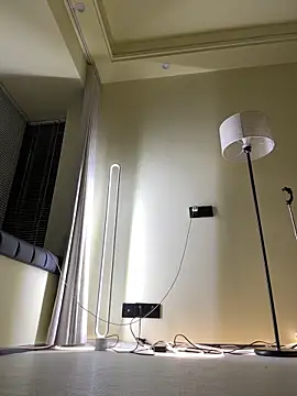 yiyi 3523 online show from April 18, 2026, 2:10 pm