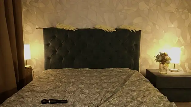 Domestic Bitch online show from October 17, 2025, 11:07 pm