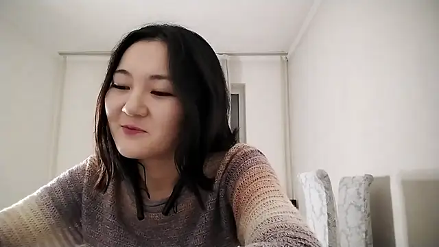 Lyndasilk online show from November 13, 2025, 3:33 pm