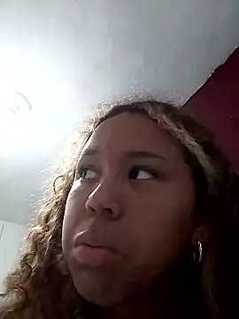 Camilanifeta online show from December 19, 2025, 10:50 pm