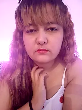 Snapshot of MollyJanette chatting on November 12, 2025, 8:15 am MollyJanette online show from November 12, 2025, 8:15 am