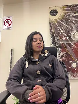 AlyssaRay online show from June 9, 2026, 1:56 pm