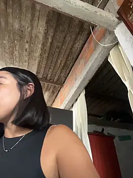 AlyssaRay online show from June 10, 2026, 1:21 pm