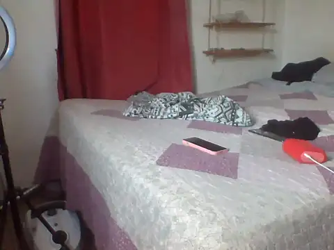 gatitachilena2 online show from February 8, 2026, 10:46 pm