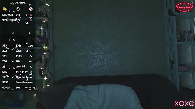 kiksee  online show from February 26, 2026, 5:50 am