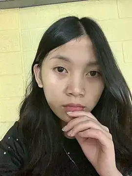 linh-lan1 online show from October 18, 2025, 3:02 pm