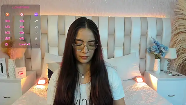 Ari lynn  online show from November 19, 2025, 3:17 am