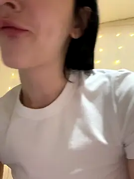  LovelyDana  online show from December 4, 2025, 8:39 pm