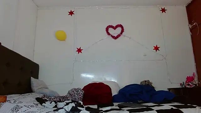 Snapshot of picante70_ chatting on October 22, 2025, 10:48 am picante70  online show from October 22, 2025, 10:48 am