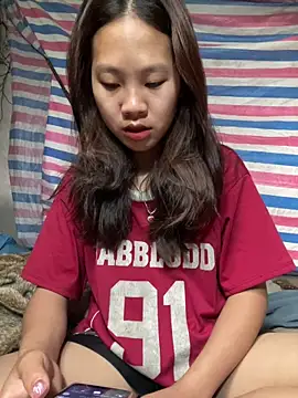 namicute online show from April 17, 2026, 12:35 am