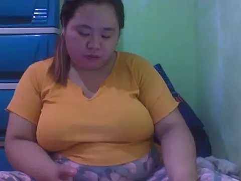 Snapshot of chubbybigtits_01 chatting on October 21, 2025, 5:30 am chubbybigtits 01 online show from October 21, 2025, 5:30 am