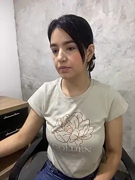 1evelinewood online show from March 12, 2025, 4:24 pm