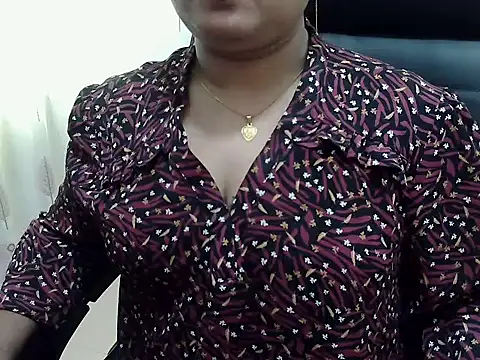 SexyRani2000 online show from May 4, 2026, 7:59 am