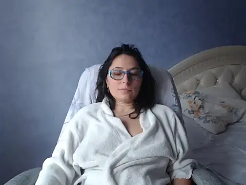 LuckyLisa23 online show from November 23, 2025, 10:37 am