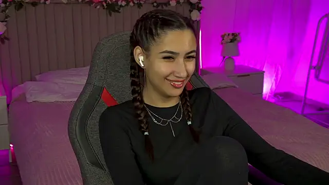 RebeckaThornton online show from November 19, 2025, 6:08 pm