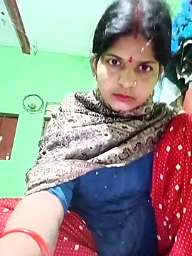 Karishma cute online show from November 3, 2025, 7:04 pm