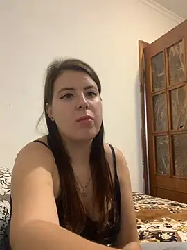 MiraCastellon online show from October 28, 2025, 12:52 pm