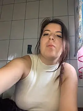 MiraCastellon online show from November 24, 2025, 12:05 pm