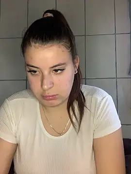 MiraCastellon online show from November 27, 2025, 11:56 am