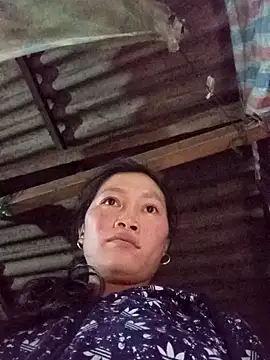 siusiu-00 online show from October 13, 2025, 1:33 pm