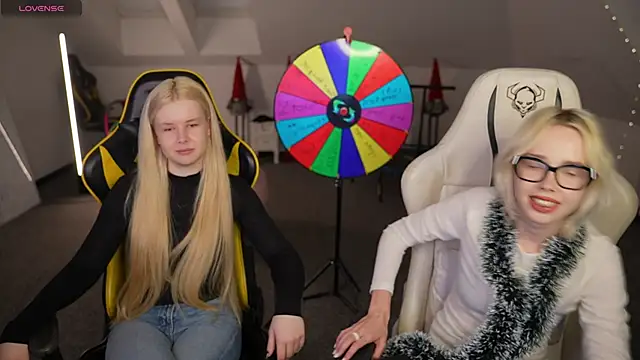 Jessica start online show from December 4, 2025, 3:21 pm