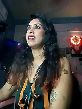 Darling Annie online show from November 26, 2025, 6:20 pm