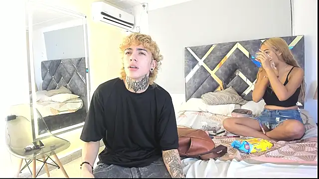 lily and wan online show from October 15, 2025, 2:55 am