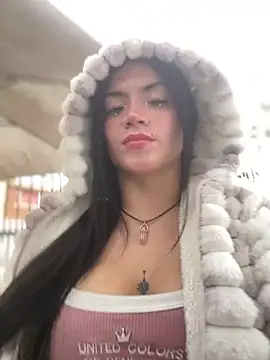 PamelaJonsom  online show from April 23, 2026, 12:15 pm