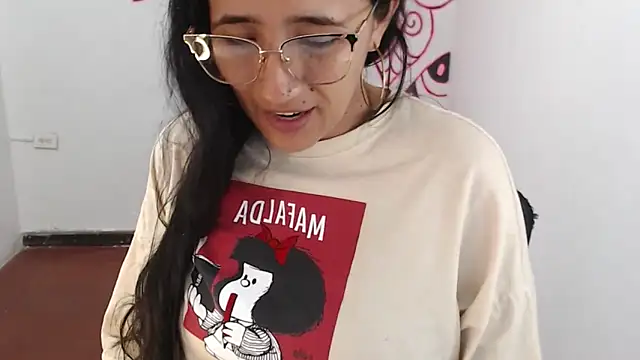 Lucyy Naugthy online show from April 9, 2026, 1:38 pm